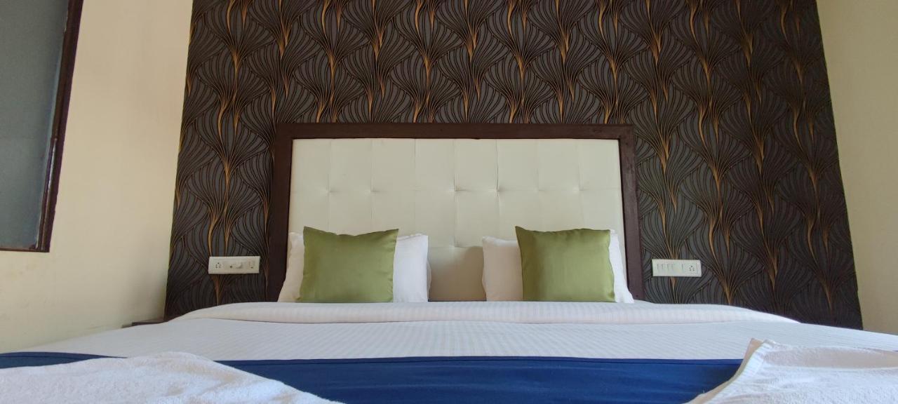 Royal Tulip Beach Cottages Arambol Exterior photo